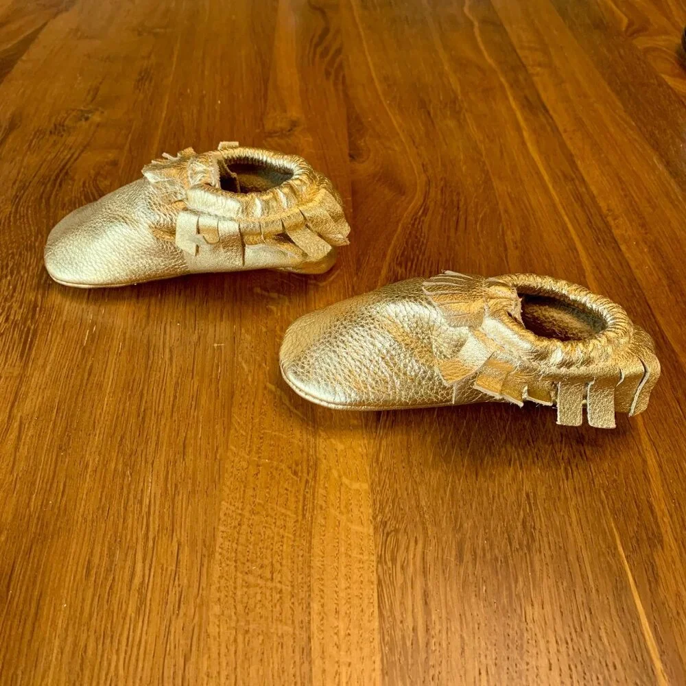 FRESHLY PICKED Gold Baby Moccasins 8 Fringe Leather Soft Sole Infant Moccs Shoes